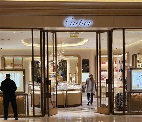 shopping near bellagio las vegas|The Bellagio Shops: List Of Shops, Map, & Hours In 2024.